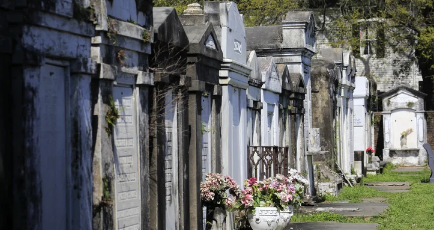The Best Spooky Ghost Tours In New Orleans