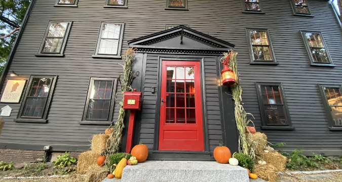 Staying at Historic Hotels in America - Daniels House