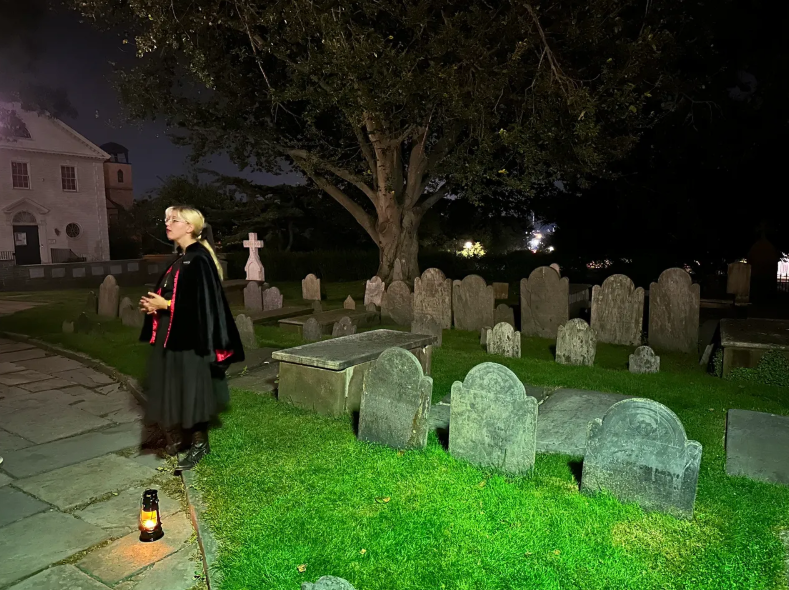 walking ghost tour